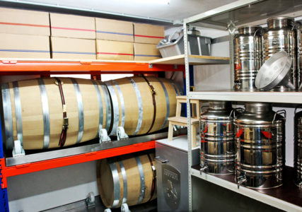Lagerung der Fässer für die Whiskyherstellung